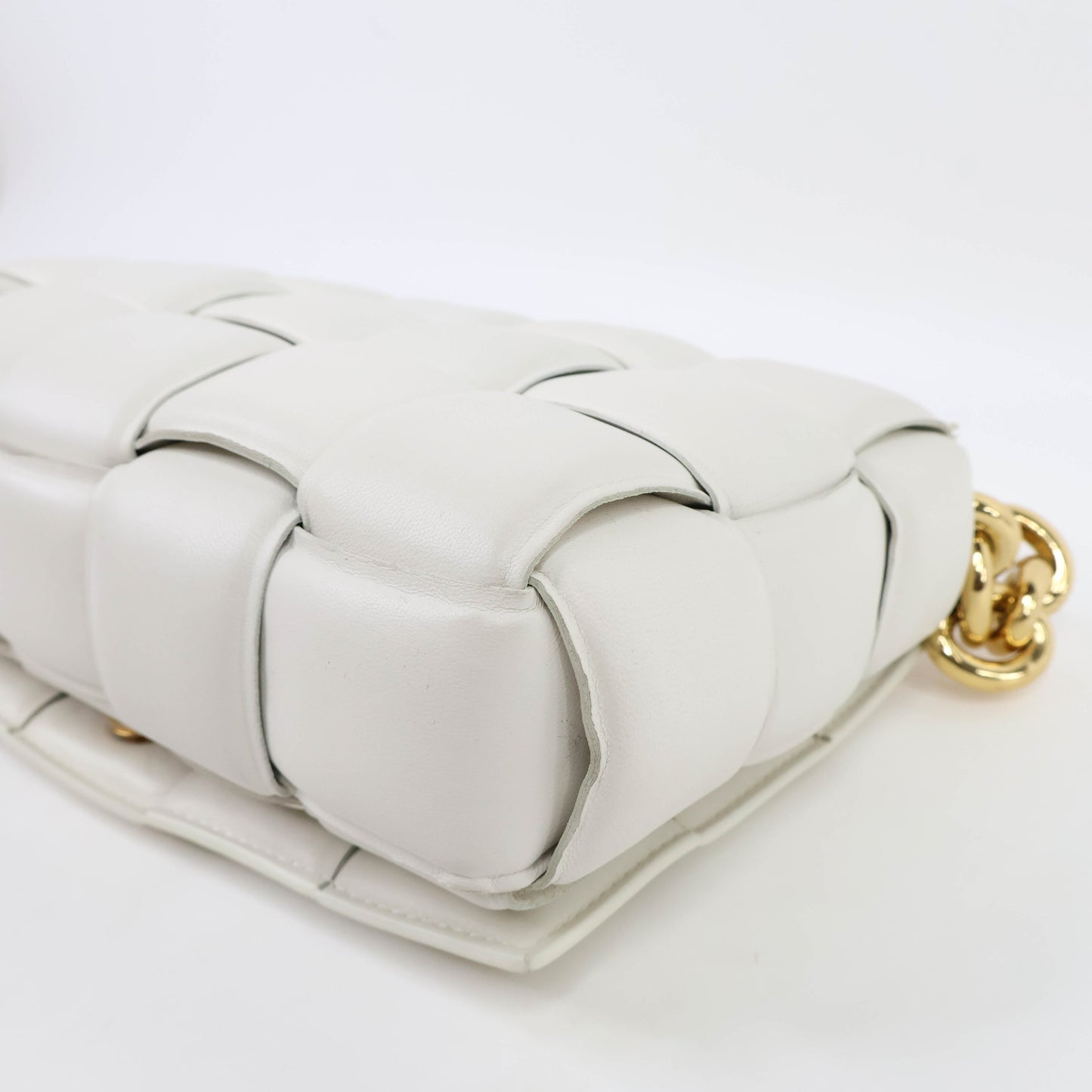 Bottega Cassett Padded Chain Chalk