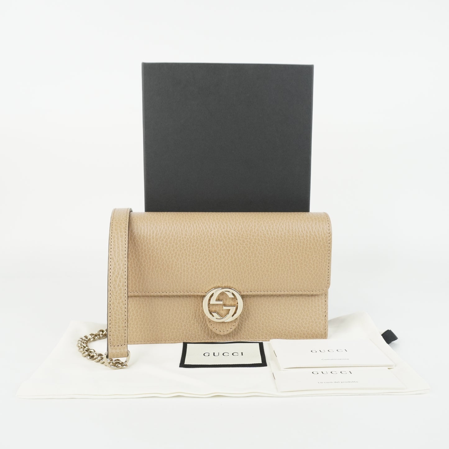 Gucci Interlocking Wallet With Chain Beige