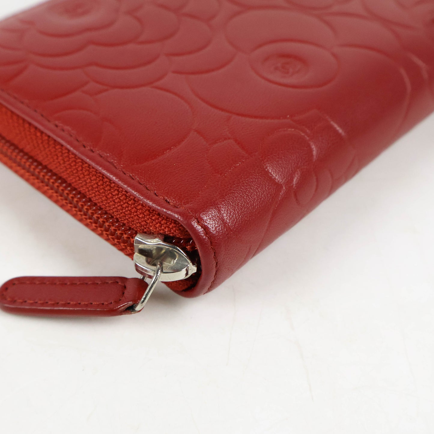 Chanel Lambskin Camellia Zippy Wallet Red