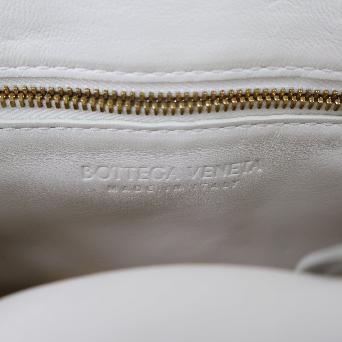 Bottega Cassett Padded Chain Chalk